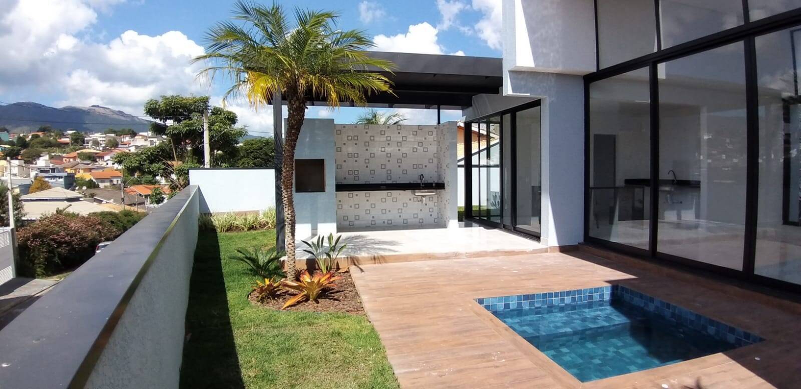 #16 - Casa para Venda em Atibaia - SP