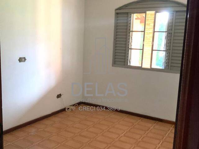 Casa para Venda em Atibaia - 4